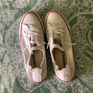 Women’s size 7 converse